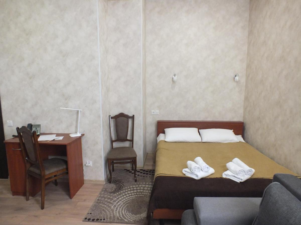 Vorontsovskiy Hotel Melitopolʼ Exterior foto