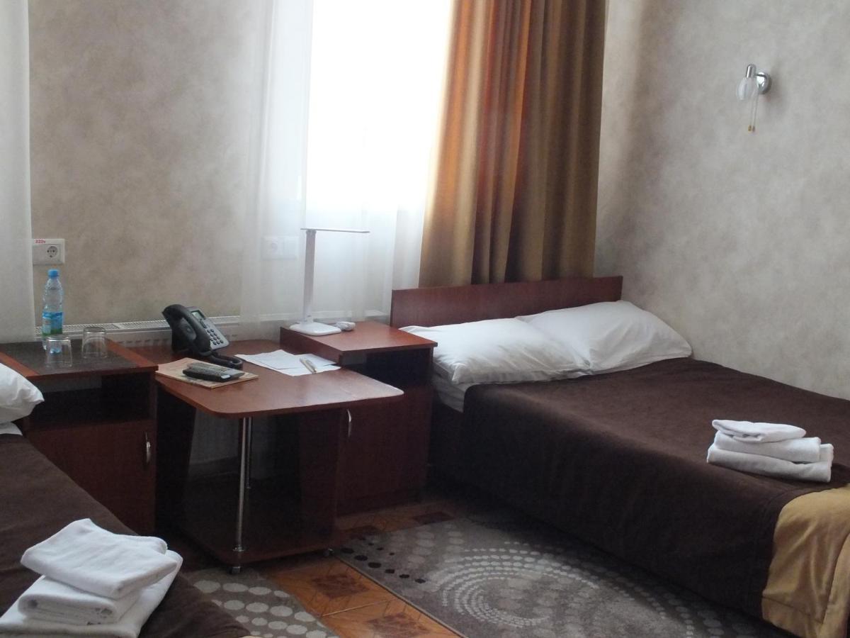 Vorontsovskiy Hotel Melitopolʼ Exterior foto