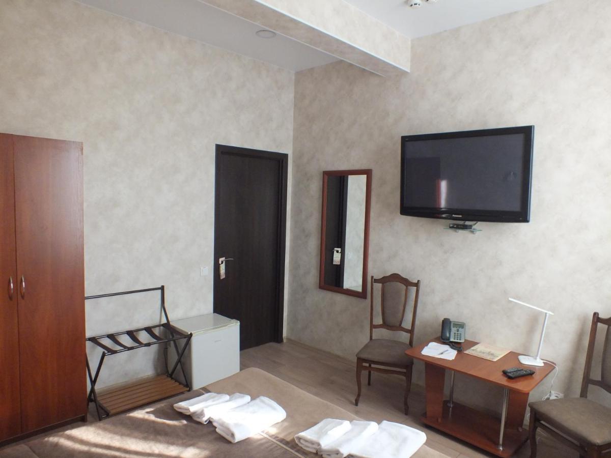 Vorontsovskiy Hotel Melitopolʼ Exterior foto