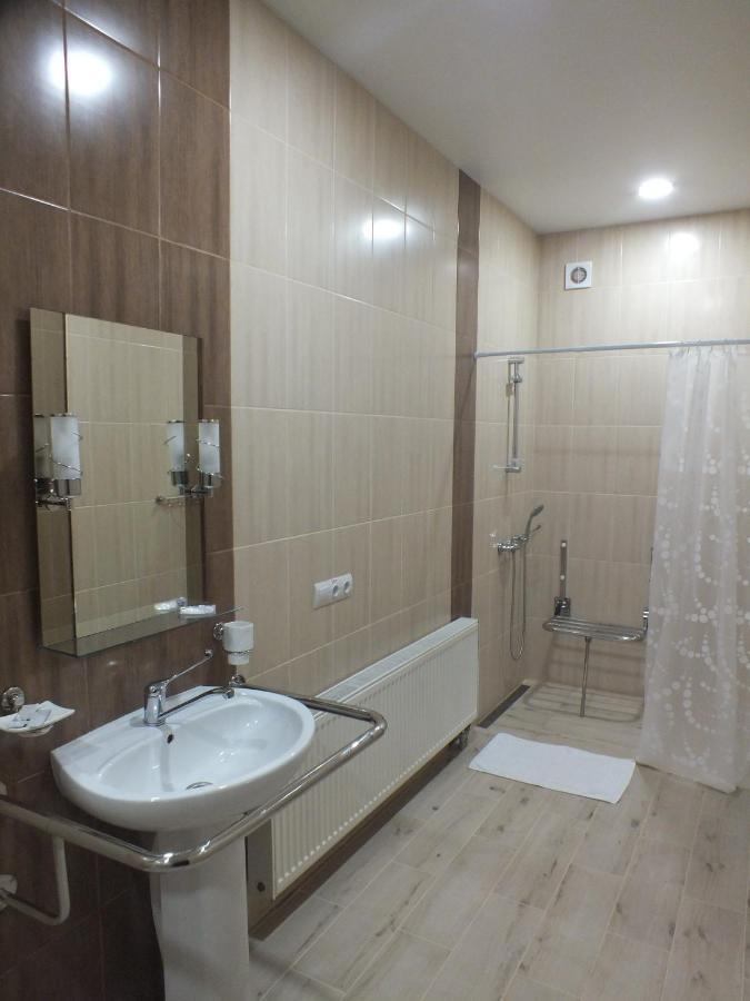 Vorontsovskiy Hotel Melitopolʼ Exterior foto