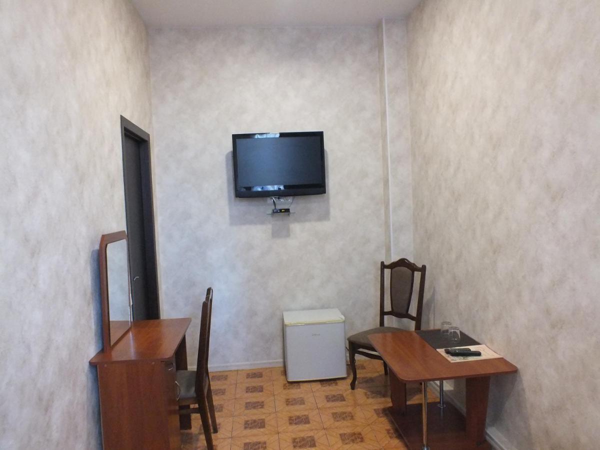 Vorontsovskiy Hotel Melitopolʼ Exterior foto