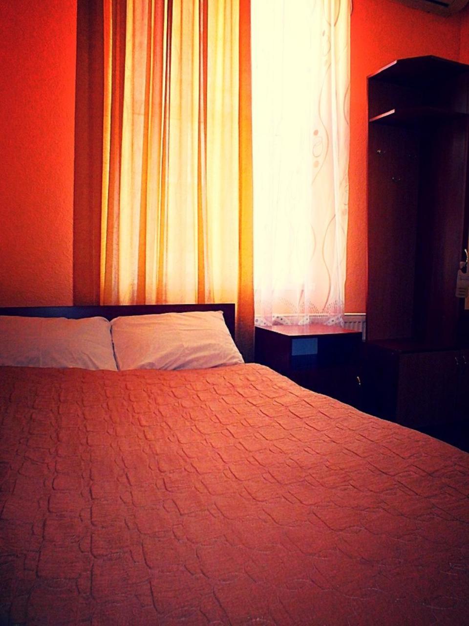 Vorontsovskiy Hotel Melitopolʼ Exterior foto