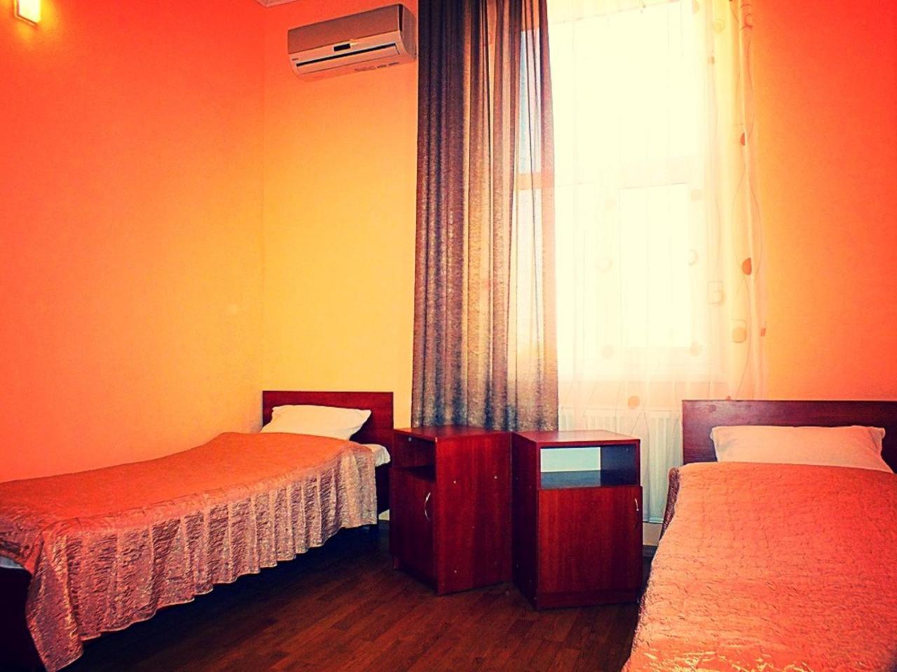 Vorontsovskiy Hotel Melitopolʼ Exterior foto