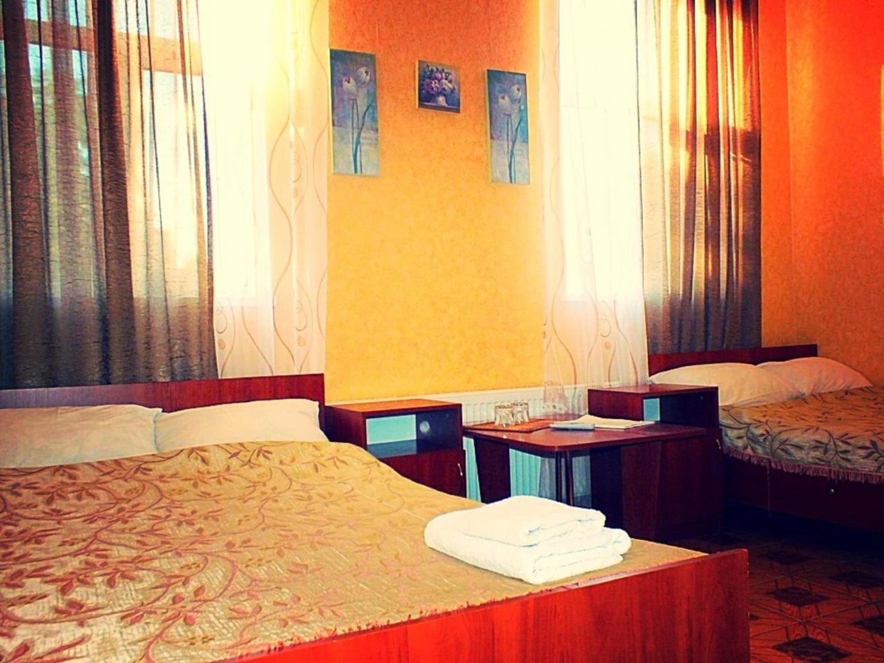 Vorontsovskiy Hotel Melitopolʼ Exterior foto
